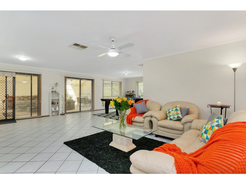 21 Paignton Close, Moana SA 5169