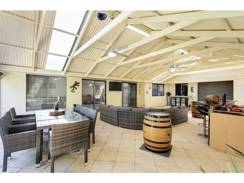 21 Paignton Close, Moana SA 5169