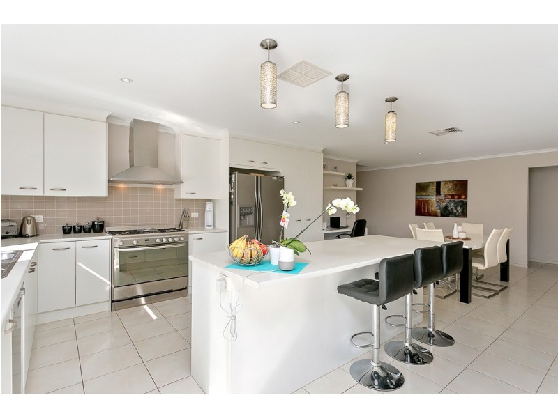 77 Esperance Boulevard, Seaford Rise SA 5169