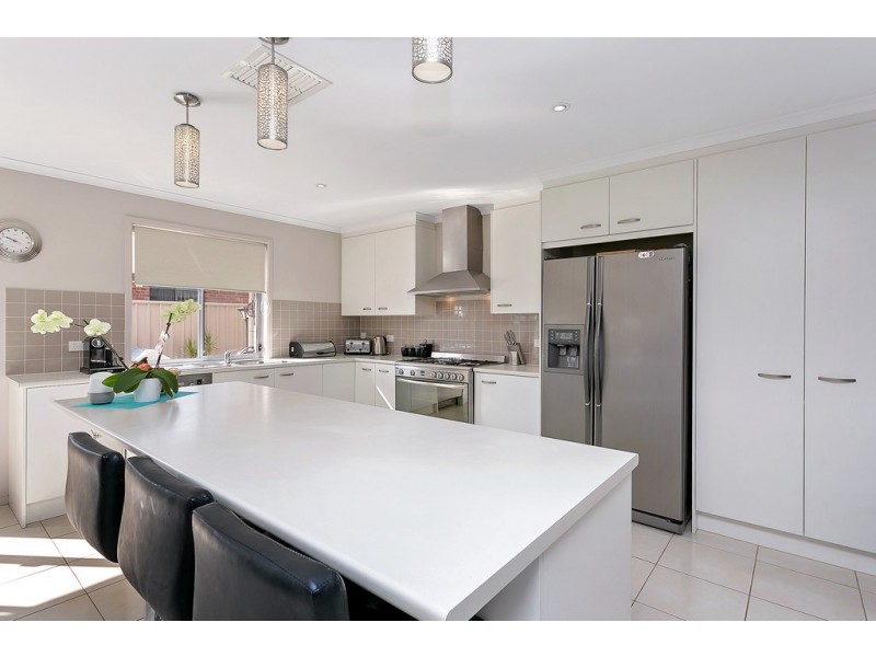 77 Esperance Boulevard, Seaford Rise SA 5169
