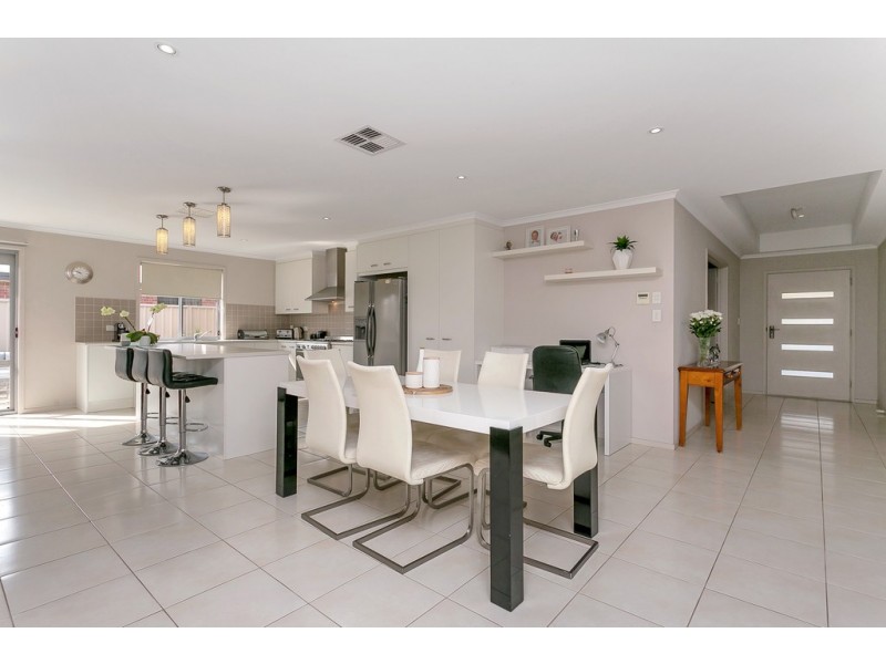 77 Esperance Boulevard, Seaford Rise SA 5169