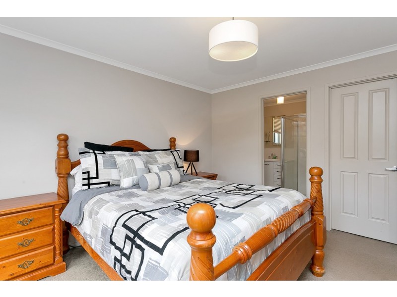 77 Esperance Boulevard, Seaford Rise SA 5169