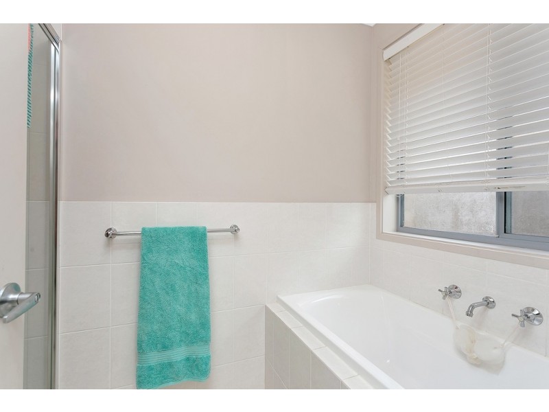 77 Esperance Boulevard, Seaford Rise SA 5169