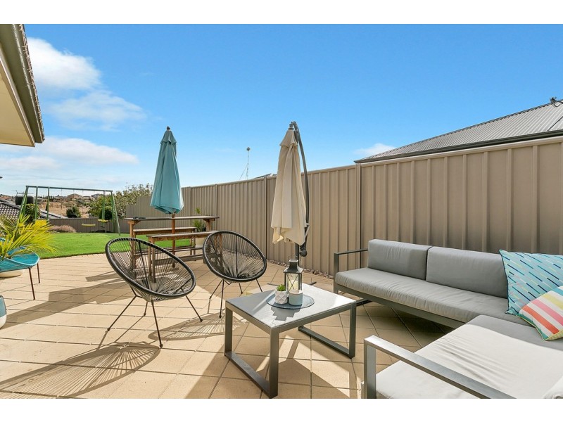 77 Esperance Boulevard, Seaford Rise SA 5169