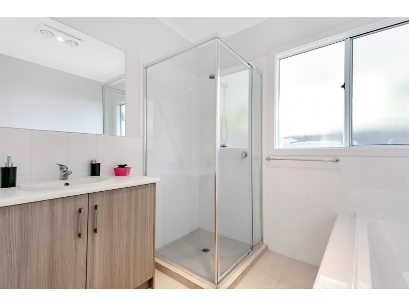 2 Salisbury Ave, Morphett Vale SA 5162