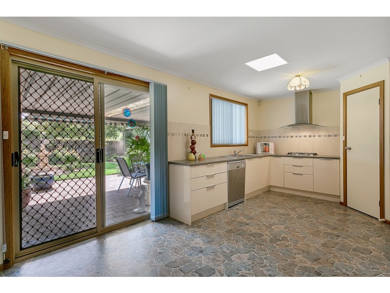 24 Mallard Crescent, Seaford Rise SA 5169