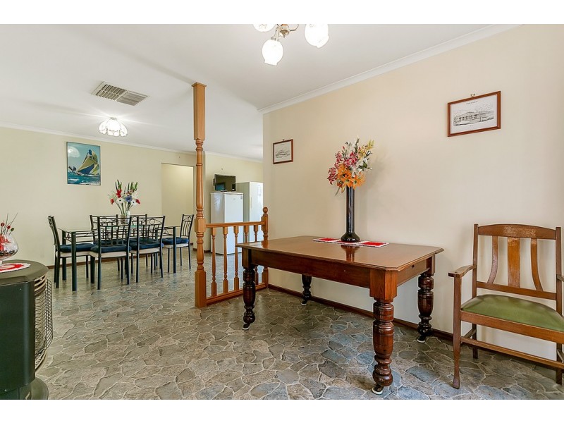 24 Mallard Crescent, Seaford Rise SA 5169