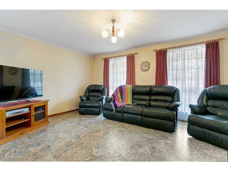 24 Mallard Crescent, Seaford Rise SA 5169