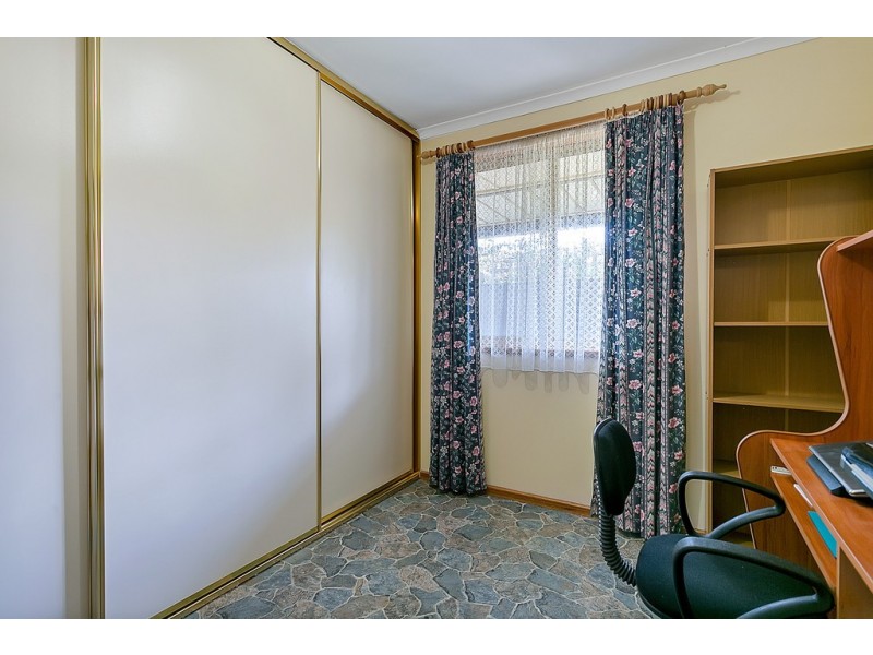 24 Mallard Crescent, Seaford Rise SA 5169