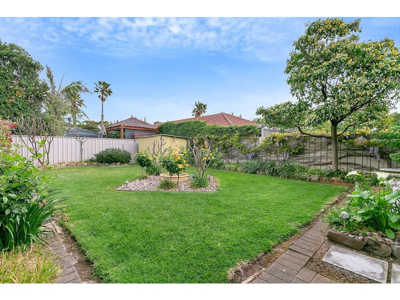 24 Mallard Crescent, Seaford Rise SA 5169
