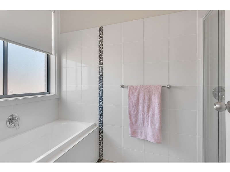 8 Anglesea Lane, Seaford Rise SA 5169