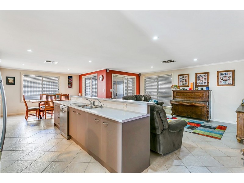 24 Edithburgh Avenue, Seaford Rise SA 5169