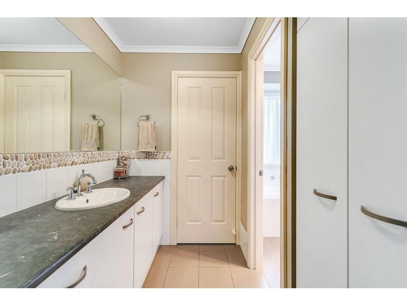 24 Edithburgh Avenue, Seaford Rise SA 5169
