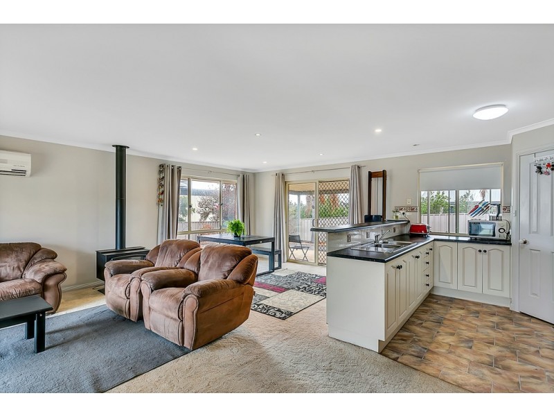 12 Paignton Close, Moana SA 5169