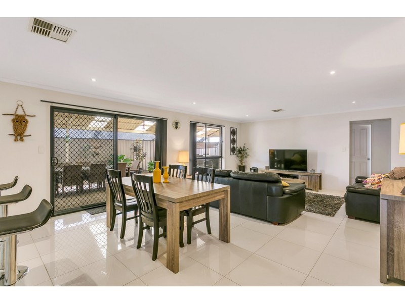 65 Esperance Boulevard, Seaford Rise SA 5169