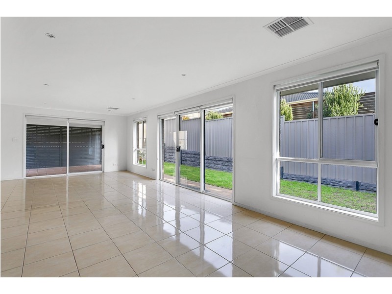 35 Manly Court, Seaford Rise SA 5169