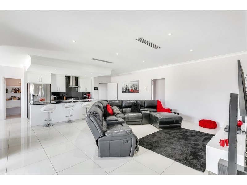 5 Toucan Loop, Aldinga Beach SA 5173
