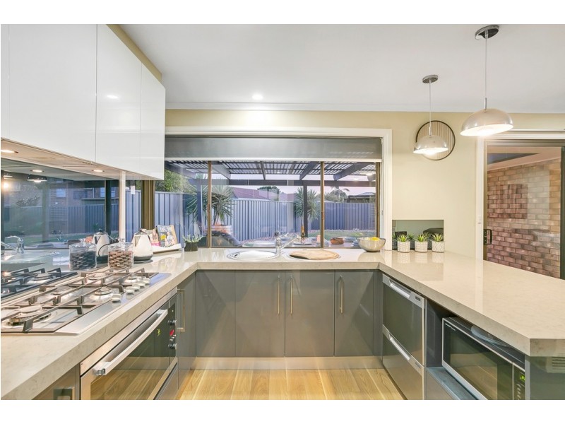 45 Neeangarra Crescent, Hallett Cove SA 5158