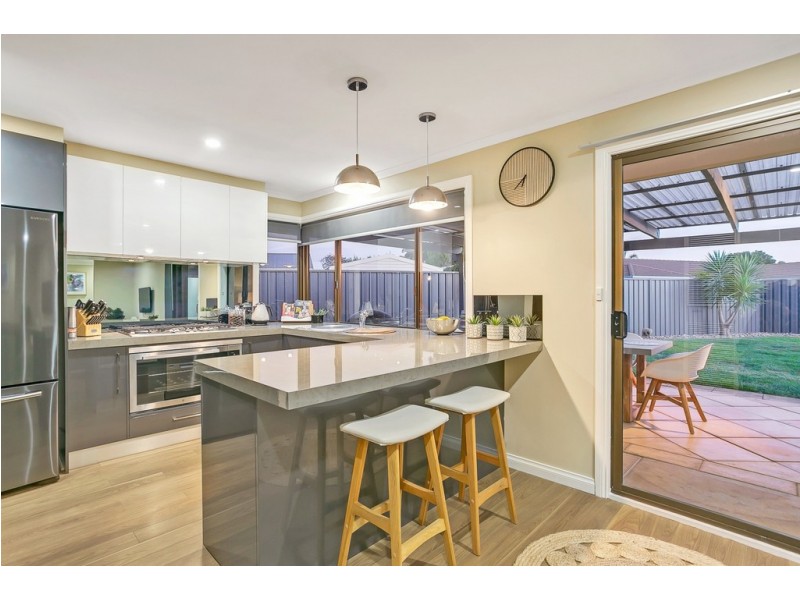 45 Neeangarra Crescent, Hallett Cove SA 5158