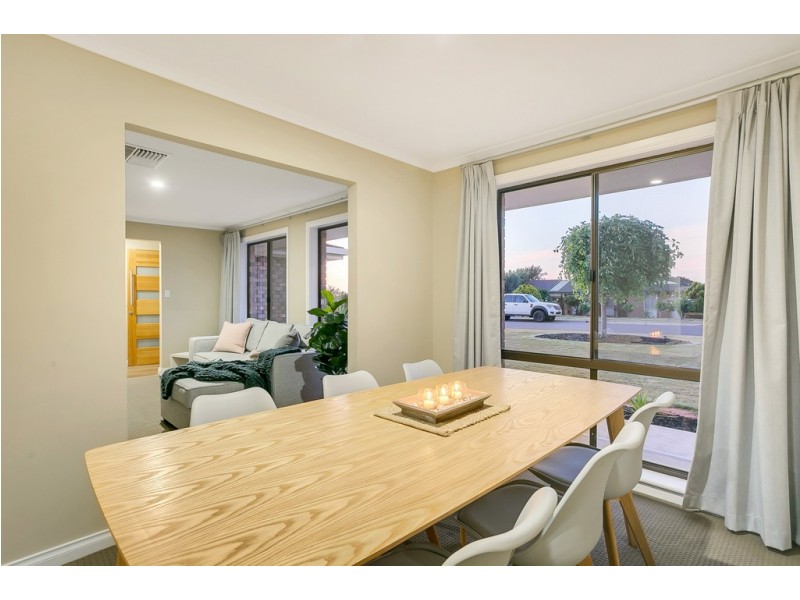 45 Neeangarra Crescent, Hallett Cove SA 5158