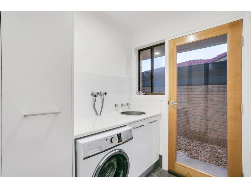 45 Neeangarra Crescent, Hallett Cove SA 5158