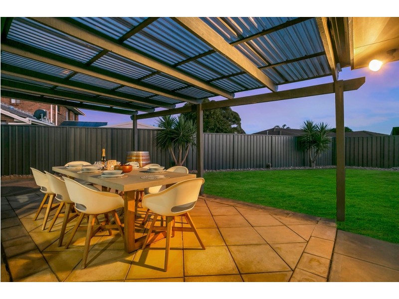 45 Neeangarra Crescent, Hallett Cove SA 5158