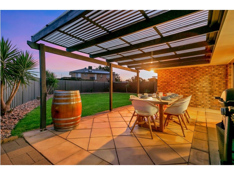 45 Neeangarra Crescent, Hallett Cove SA 5158