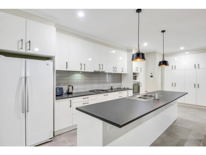 10 Teal Avenue, Moana SA 5169