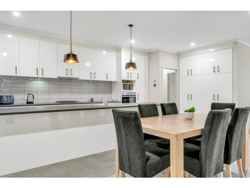 10 Teal Avenue, Moana SA 5169