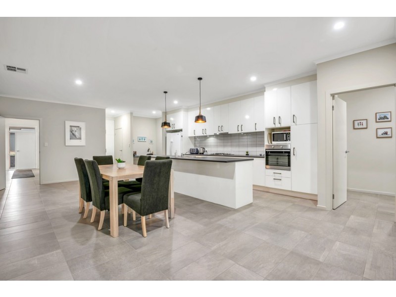 10 Teal Avenue, Moana SA 5169