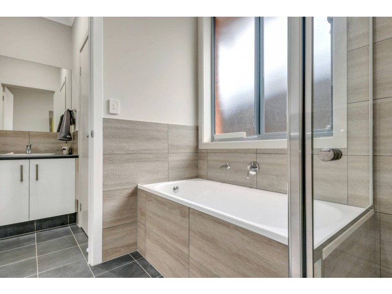 10 Teal Avenue, Moana SA 5169