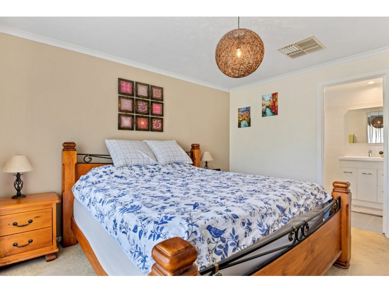 23 Babbacombe Drive, Moana SA 5169