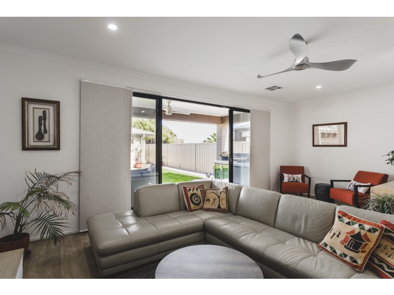 10A Robertson Road, Moana SA 5169