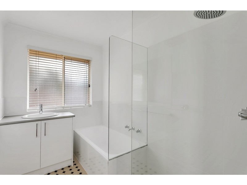 2/ 2 Barbados Drive, Seaford Rise SA 5169