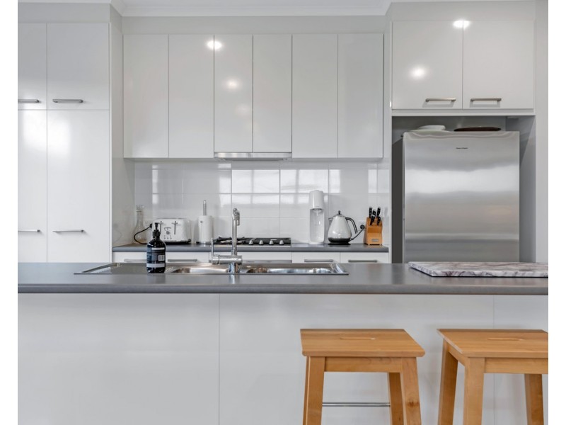 8 Navy Parade, Moana SA 5169