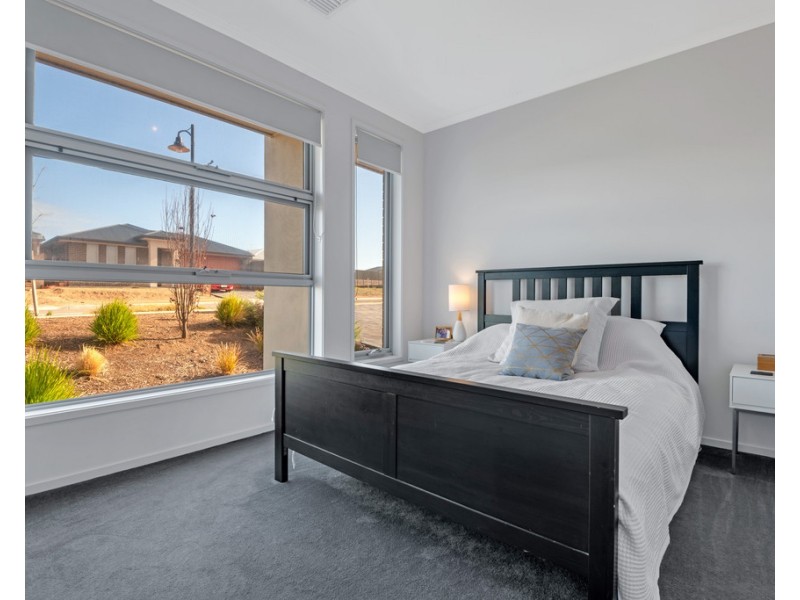 8 Navy Parade, Moana SA 5169