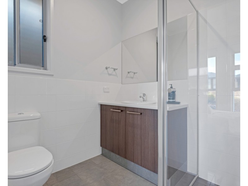 8 Navy Parade, Moana SA 5169