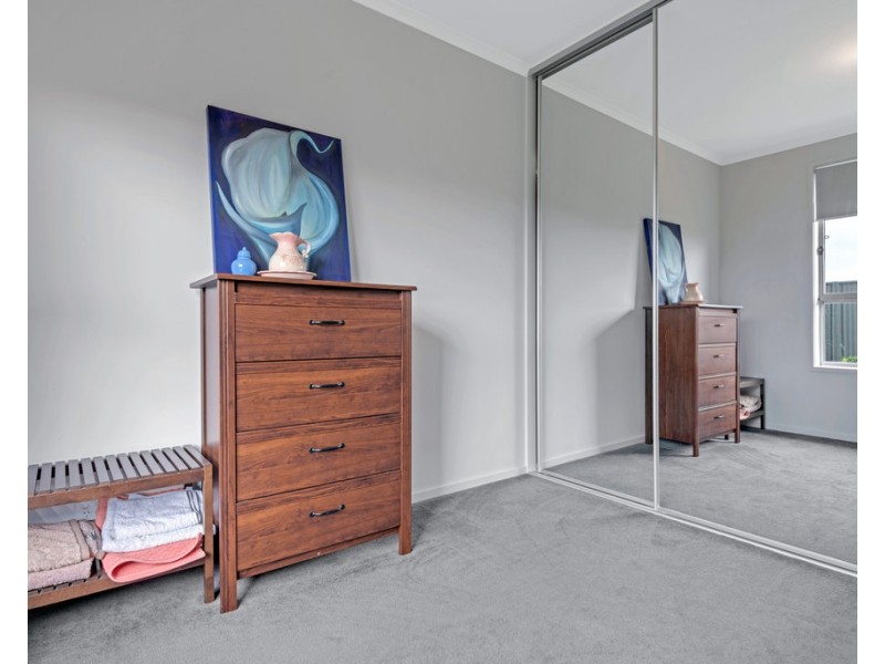 8 Navy Parade, Moana SA 5169