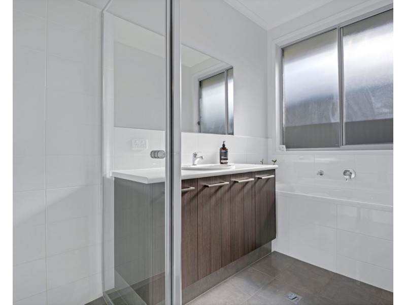 8 Navy Parade, Moana SA 5169