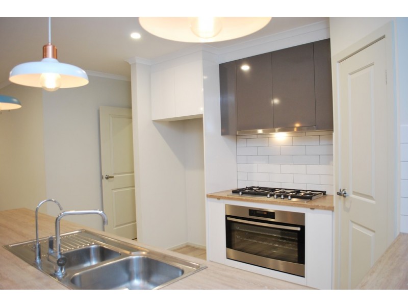 12 Domain Street, Moana SA 5169