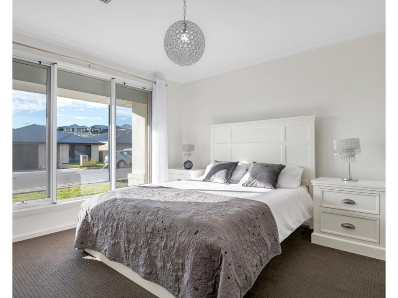 23 Adel Circuit, Huntfield Heights SA 5163