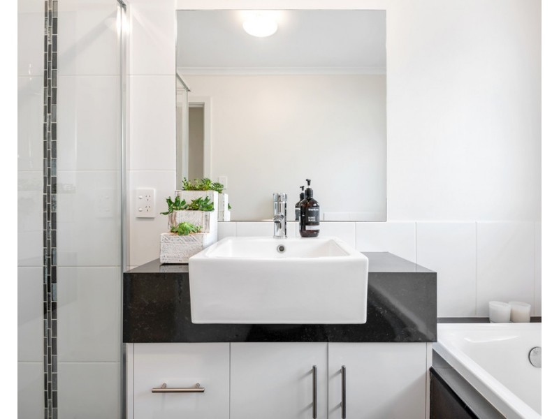 23 Adel Circuit, Huntfield Heights SA 5163