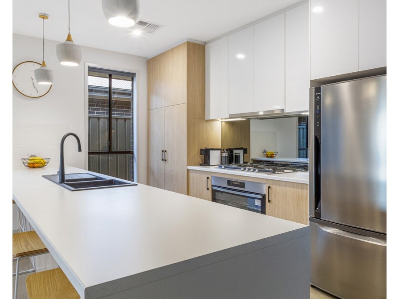 14 Hindmarsh Street, Seaford Heights SA 5169