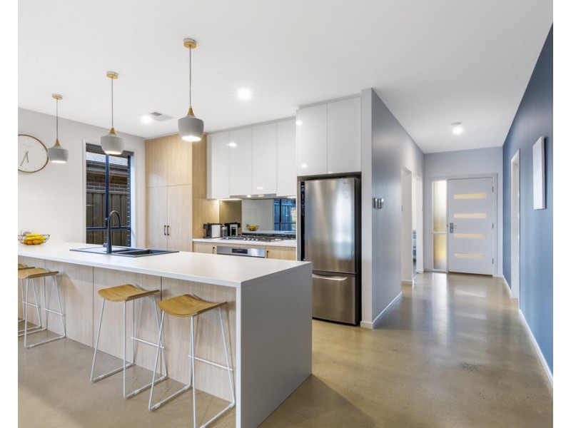 14 Hindmarsh Street, Seaford Heights SA 5169