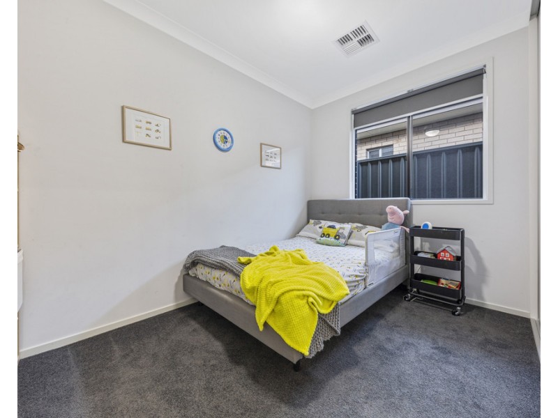 14 Hindmarsh Street, Seaford Heights SA 5169