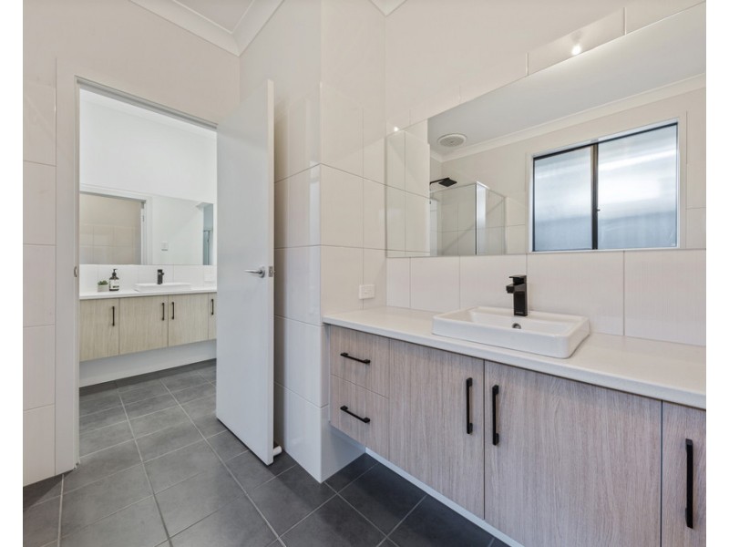 14 Hindmarsh Street, Seaford Heights SA 5169