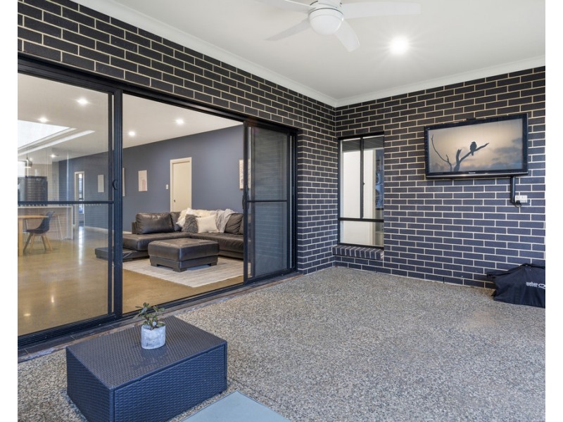 14 Hindmarsh Street, Seaford Heights SA 5169
