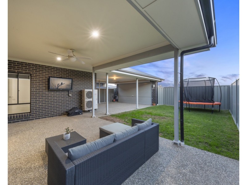 14 Hindmarsh Street, Seaford Heights SA 5169