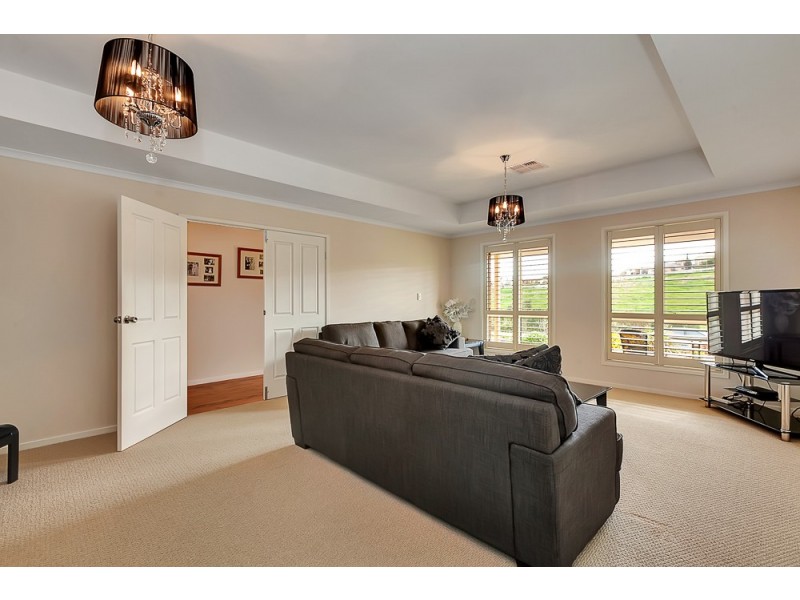 22 Cairns Way, Seaford Rise SA 5169