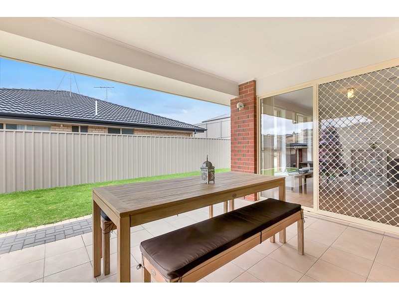 22 Cairns Way, Seaford Rise SA 5169
